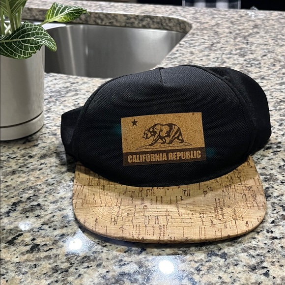 Zumiez Black and Brown California Republic Cap - Picture 1 of 3